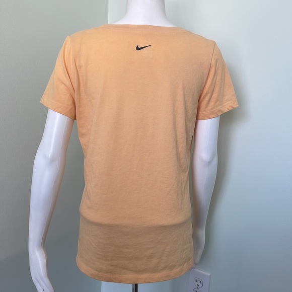 Nike Women’s Dri-FIT Script-Logo Orange Scoop Neck Training T-Shirt Medium - Picture 3 of 6